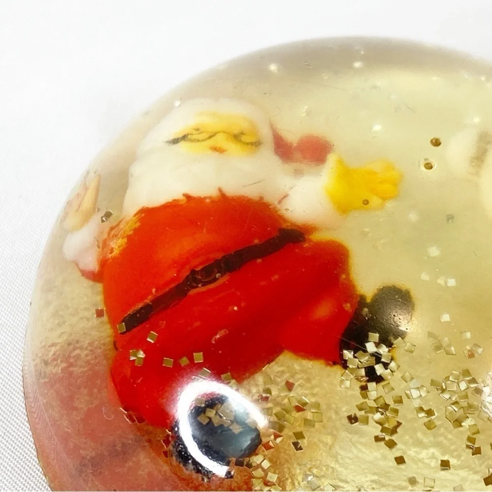 Vintage Resin Santa Mrs Claus Glitter Dome Paperweight Retro Christmas Decor